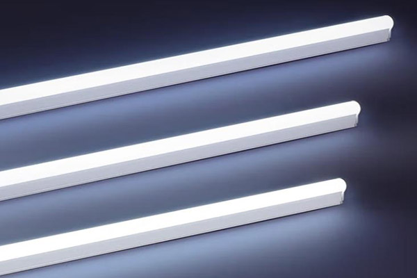 日光燈可以做標(biāo)準(zhǔn)光源嗎？日光燈和D65光源一樣嗎？